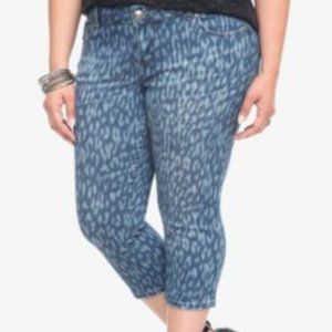 Torrid Denim Leopard Print Cropped Skinny Jeans  Lt. Blue on Dark Blue S…